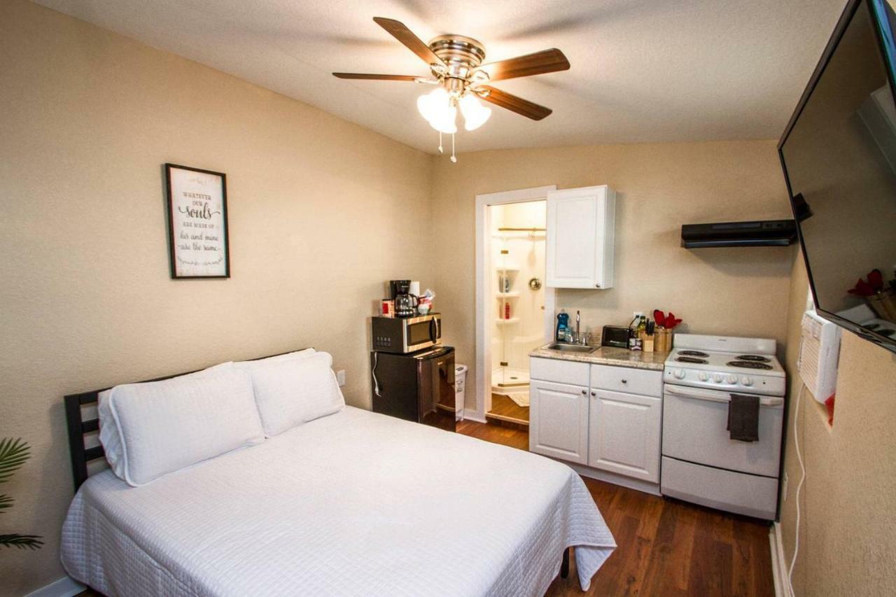 Remodeled Studio Near Downtown Apartment ซานอันโตนิโอ ภายนอก รูปภาพ